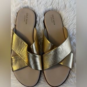 Cole Haan ladies fit gold flat sandals sz 8.5 B